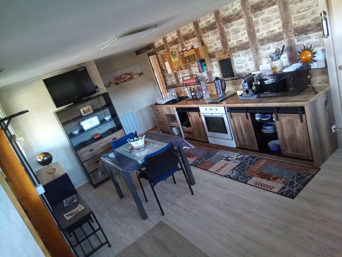 Logement De Charme Coinches Exterior foto